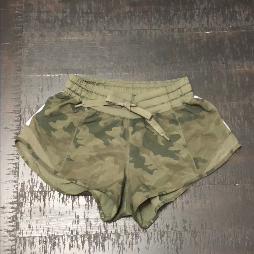 Lululemon - Hotty Hot Short - Green CAMO - Size 2